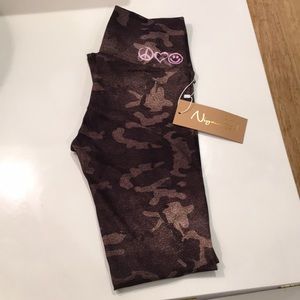 Niyama Sol Barefoot Legging - Latte Camo